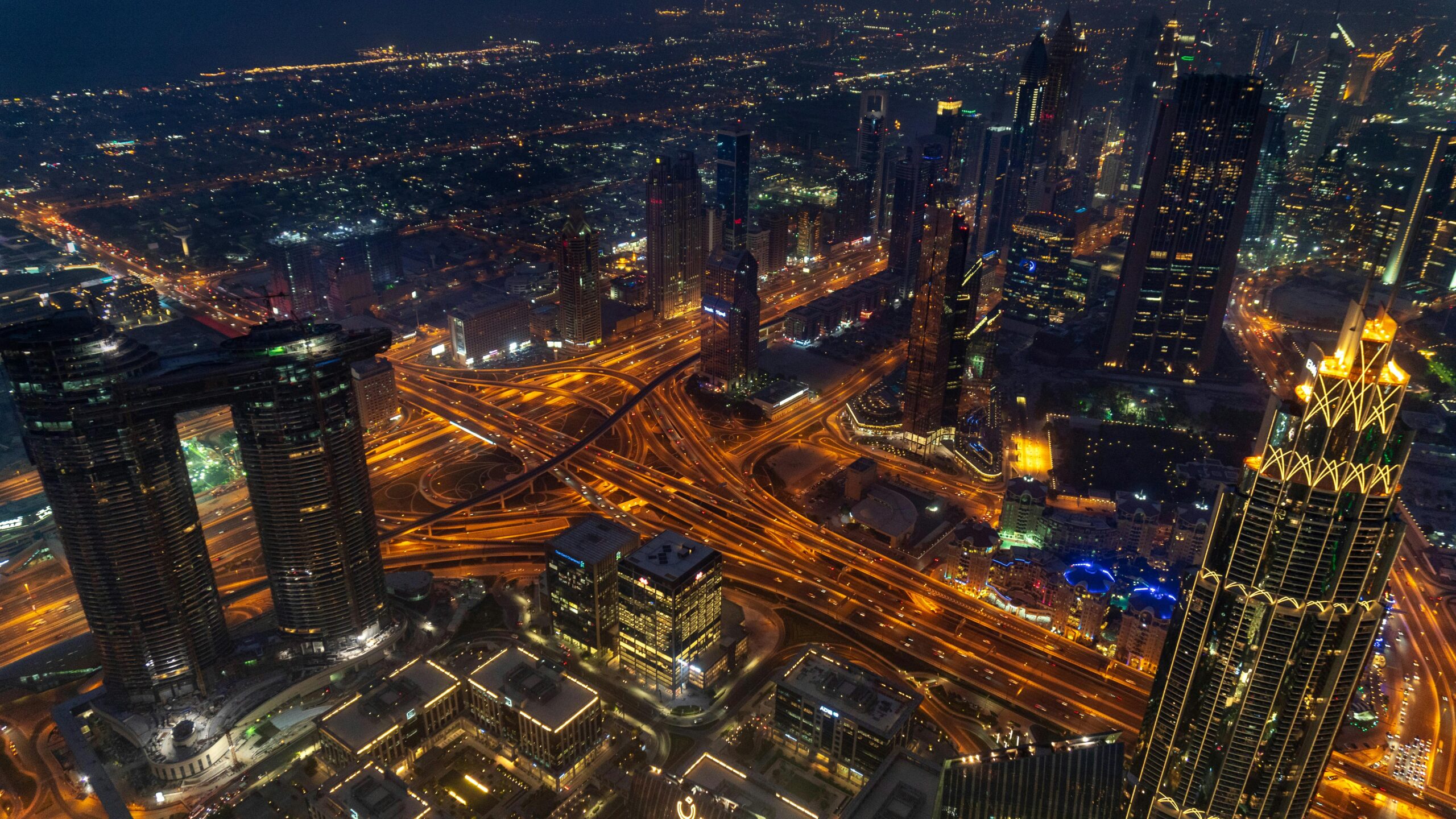 A dazzling aerial view of Dubai